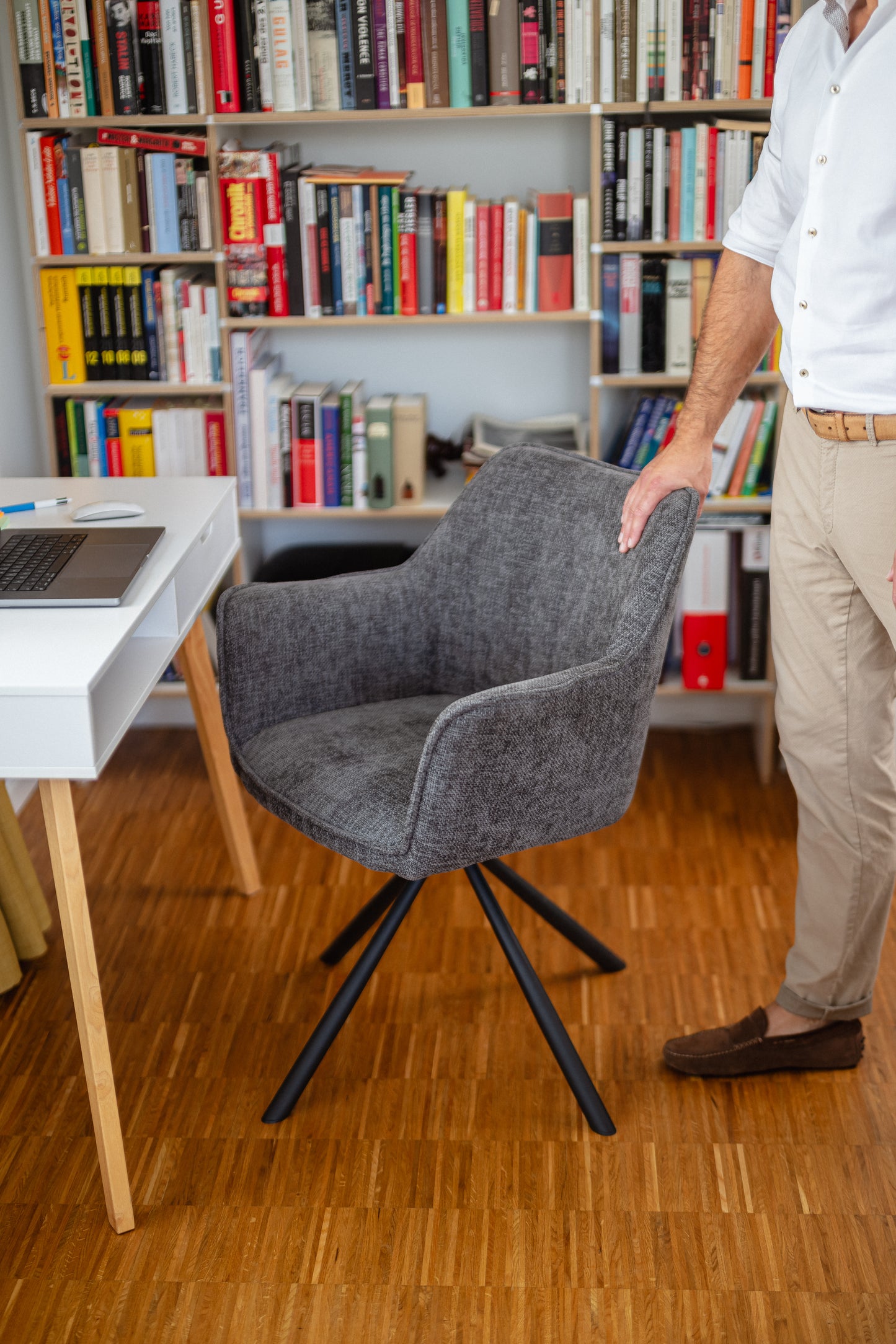 Emilio Largo 2010 mit Drehfunktion, Webstoff, Graphit